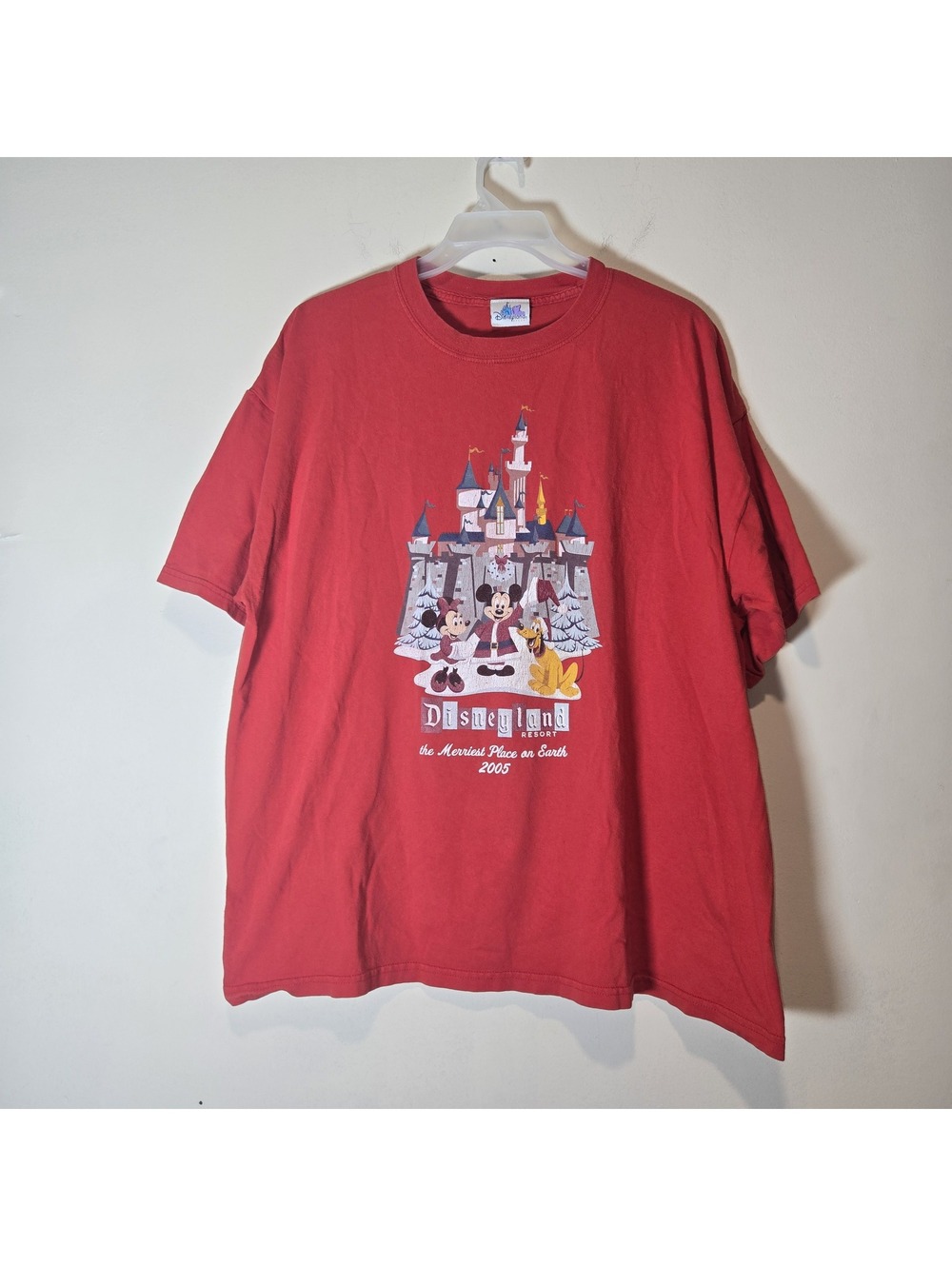 Disneyland Resort 2005 Christmas T-Shirt Mickey Minnie Pluto Castle Red Size XL